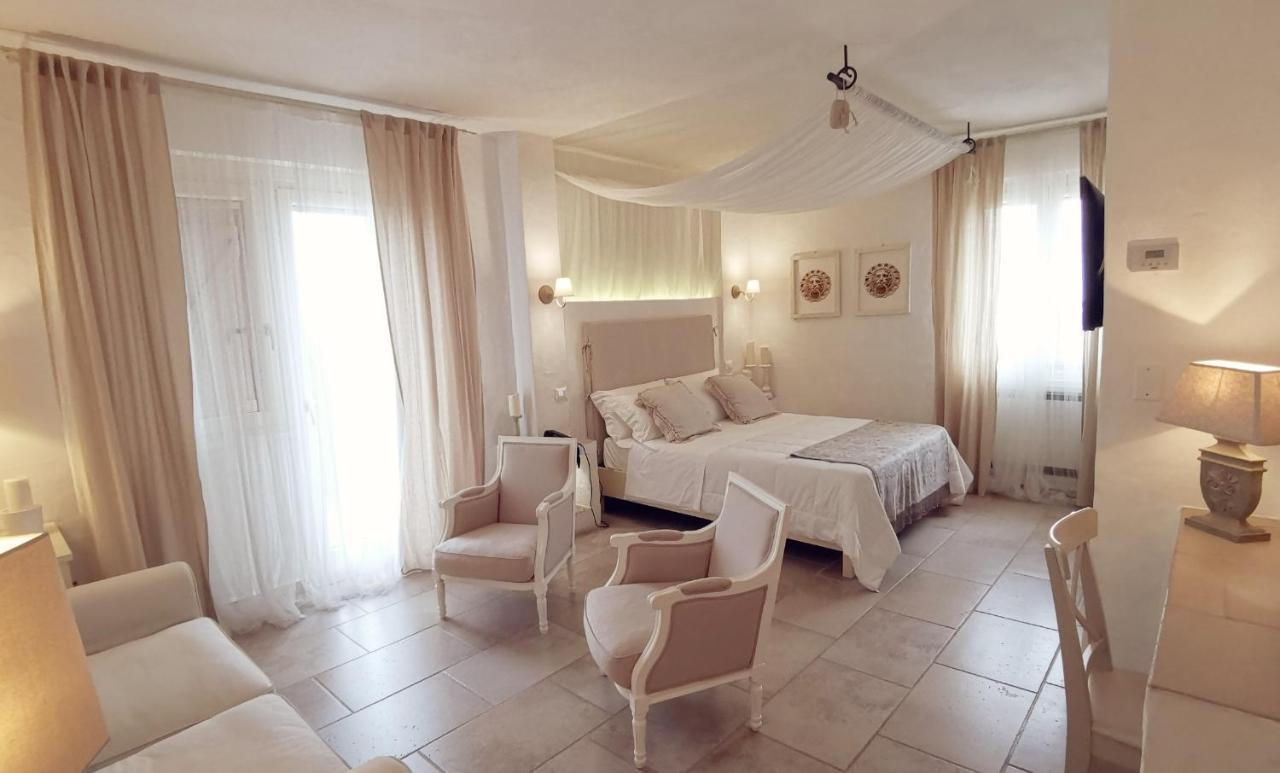 Le Nicchie Guest House ลูเชรา ภายนอก รูปภาพ