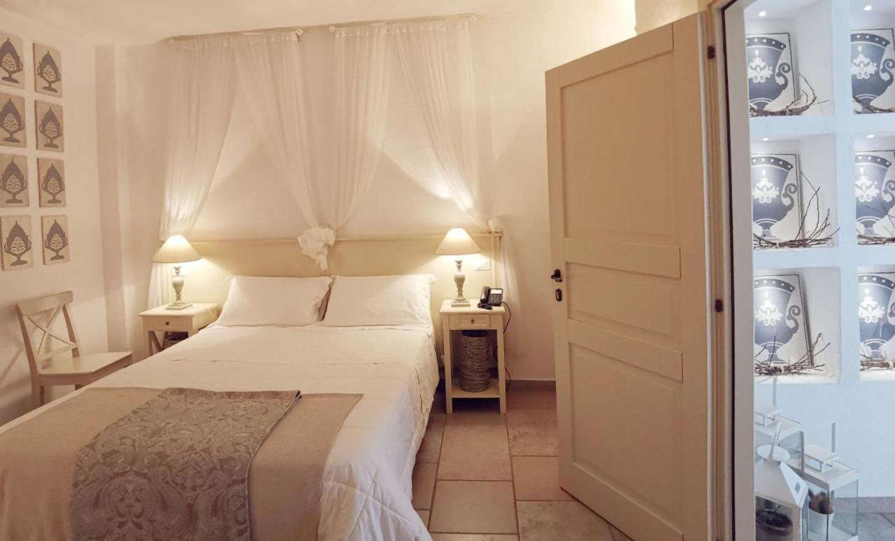 Le Nicchie Guest House ลูเชรา ภายนอก รูปภาพ