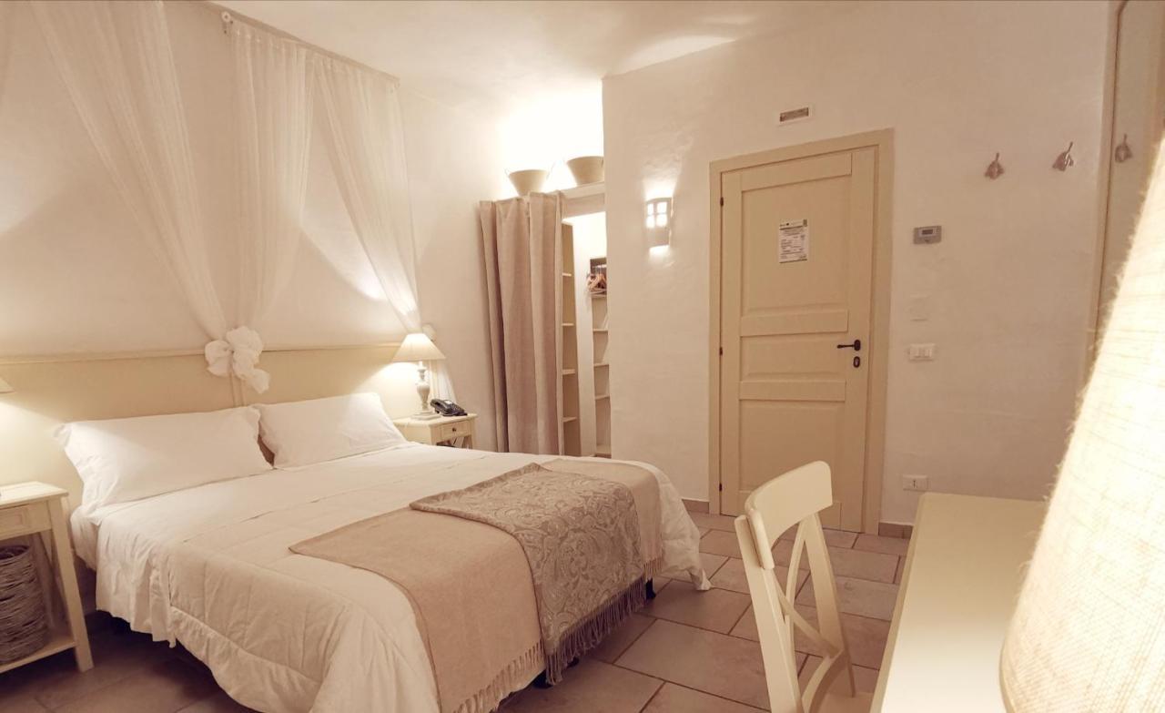 Le Nicchie Guest House ลูเชรา ภายนอก รูปภาพ