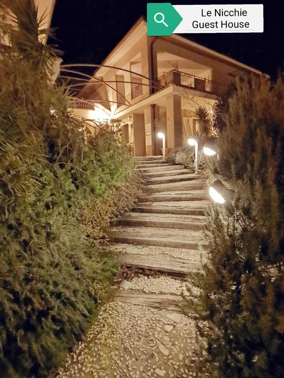 Le Nicchie Guest House ลูเชรา ภายนอก รูปภาพ