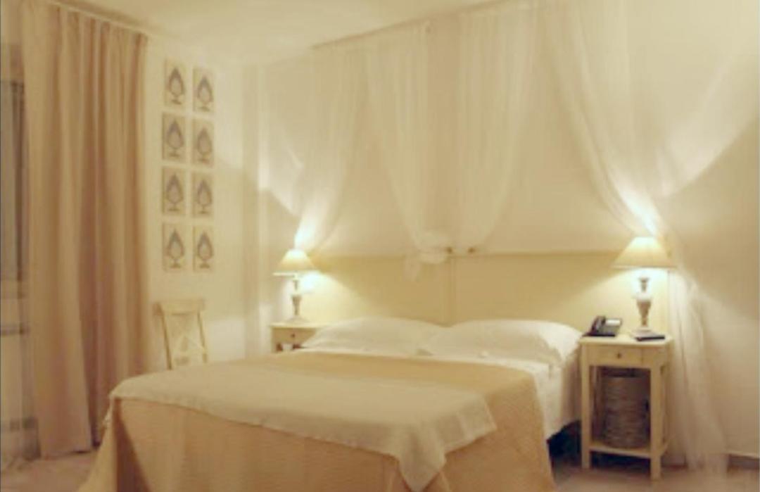 Le Nicchie Guest House ลูเชรา ภายนอก รูปภาพ